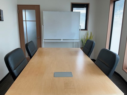 山田康太法務事務所 打ち合わせスペース